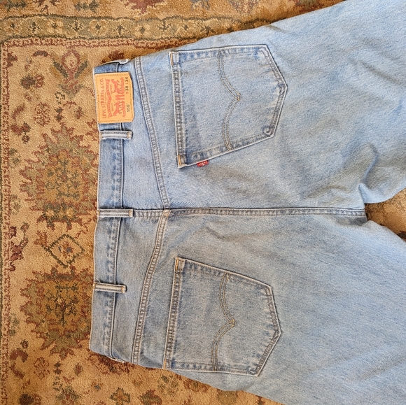 Men's Levi Jeans - Picture 2 of 3